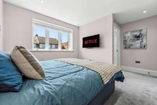 3BR Home nr M6 Hot Tub Parking & Garden - Curdworth - 3