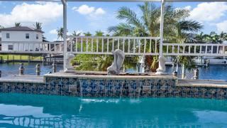 Lupita boat lift dock heated south facing pool - Cape Coral - 4