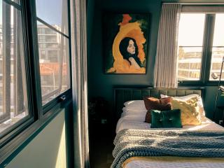 Green Rooms Braddon - Themed Micro Apartments in Canberra's Trendiest Neighborhood - - 4