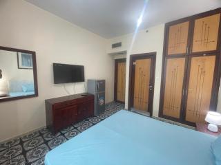 Master Bedroom with Attached Washroom near to M.O.E. Metro Station. - Dubái - 5