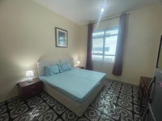 Master Bedroom with Attached Washroom near to M.O.E. Metro Station. - Dubái - 7
