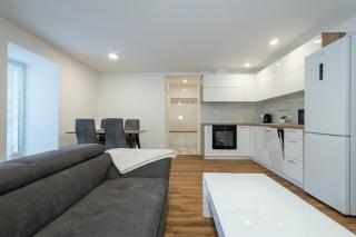 3-Modern apartment 1min from the center - Košice - 9