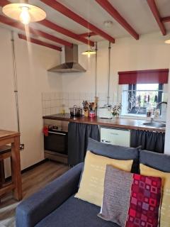 Grain Store Cottage - Narberth - 3