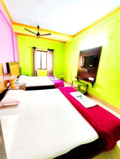 Hotel New Samrat Palace Near Marine Drive Road Spacious and Fully Air Conditioned Rooms with With Attached Balcony - Puri - 2