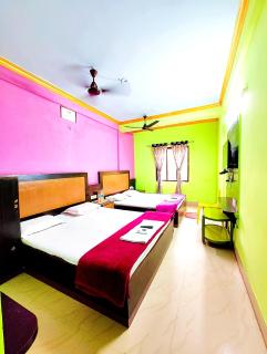 Hotel New Samrat Palace Near Marine Drive Road Spacious and Fully Air Conditioned Rooms with With Attached Balcony - Puri - 8