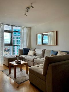 City centre-Skyline apartment-with freeparking - Cardiff - 0