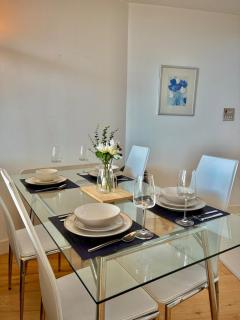 City centre-Skyline apartment-with freeparking - Cardiff - 5