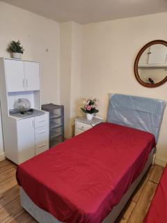 Stranges Way - Luton - 1