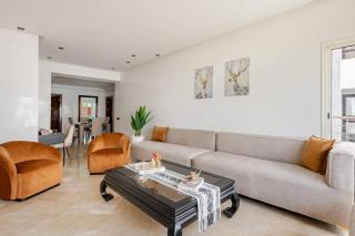 Luxury Racine Apartment - 9