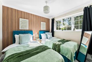 Stylish 4 bed in Bracknell with Games Room - Bracknell - 6