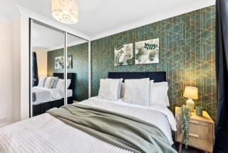 Stylish 4 bed in Bracknell with Games Room - Bracknell - 3
