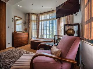 Luxury Villa with Pool- 4 Bedrooms in BlackSeaRama by Flat Mаnаger - Varna - 9