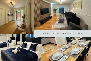 Stylish 5-Bedroom Detached Bungalow - Sleeps 10 - Large Garden & Private Parking, Ideal for Long & Short Stay - Dudley - 9