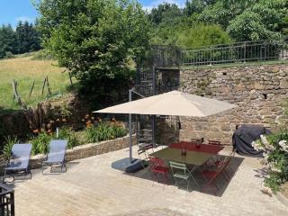 Maison en pierre avec vue imprenable dans le parc naturel du Pilat - 2