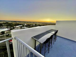 Rooftop Apartment - Heated Pool & Beach access - Marcoola - 5
