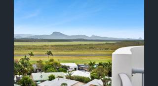 Rooftop Apartment - Heated Pool & Beach access - Marcoola - 1