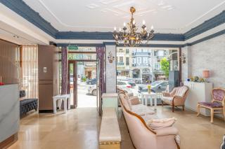 Istanbul Holiday Hotel - 8