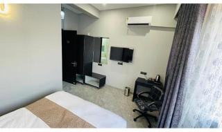 FabHotel Inn of Joy - Noida - 4