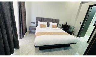 FabHotel Inn of Joy - Noida - 8