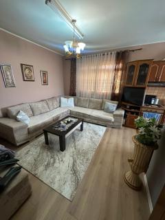 Maison - Polisi i Vogël - 2