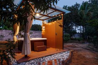 White Lotus Villa by StayJadeJacuzziGames Room - Bangalore - 2