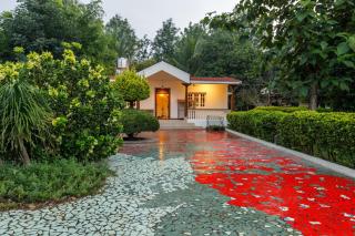 White Lotus Villa by StayJadeJacuzziGames Room - Bangalore - 0