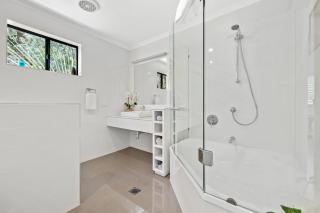 Villa Essencia - Luxurious 4br, Gated, Private, Pool - Yaroomba - 5