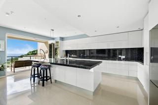 Villa Essencia - Luxurious 4br, Gated, Private, Pool - Yaroomba - 1