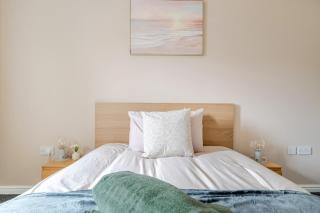 MODERN 2 BED APARTMENT LOCATED CHINEHAM BUSINESS PARK with FREE PARKING, WIFI, NETFLIX BY AI ESTATE GROUP - Basingstoke - 4