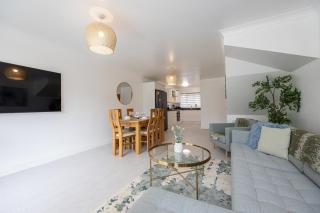 Stylish 3 or 4 Bed House and Parking - Mánchester - 8