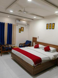 Hotel Sapthagari Near To Railway Station and Busstation - Anantapur - 0