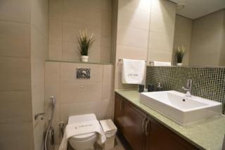 Near to Nakheel Mall Swimming Pool and Sea View - 4