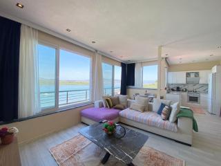Stylish 2BR Apt Lagoon Views Beach - Bogazici - 6