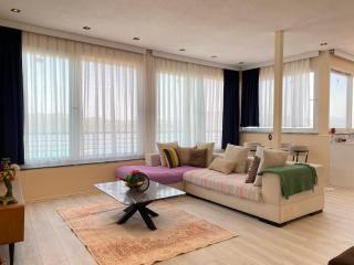 Stylish 2BR Apt Lagoon Views Beach - Bogazici - 3