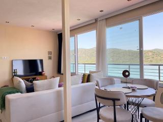 Stylish 2BR Apt Lagoon Views Beach - Bogazici - 1