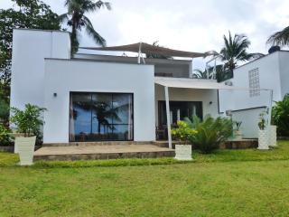 Luxus Ahadi-Beachfront-Villa mit Pool & Strandzugang bei Mtwapa Mombasa - Mombasa - 4