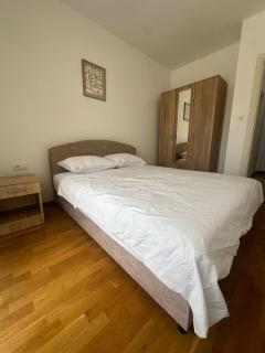 Modern 2BR - Smart TV and WiFi - Podgorica - 9