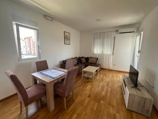 Modern 2BR - Smart TV and WiFi - Podgorica - 2