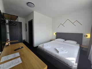 Nort Inn - Luncile Prigoanei, Sureanu, Oasa, Transalpina - 0