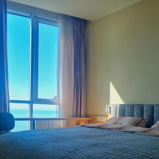 Modern 1BR Apartment with Kitchen, Balcony Sea View - 6