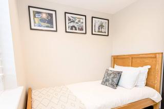 Northern Rest City Retreat - Broadheath - 3
