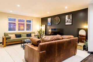 Northern Rest City Retreat - Broadheath - 2