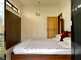SK Home Stay only for females - Mumbai - 6