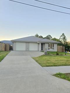 The Gateway to Sunshine State - Loganlea - 8