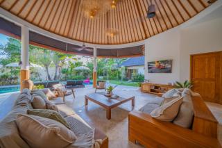 7 BR Luxury Oasis in Seminyak - 5