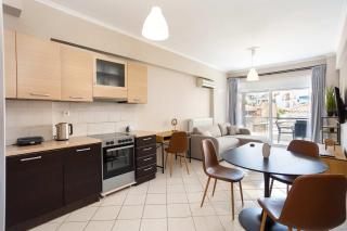 Kalamata City Nest - Ypapanti Cozy & Bright Getaway - Kalamata - 6