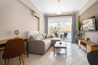 Kalamata City Nest - Ypapanti Cozy & Bright Getaway - Kalamata - 2