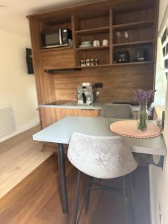 New built cosy apartment within walking distance of Churchill Hospital - Oxford - 0
