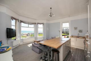 Loveliest Homes Paignton - Sea Front location with parking - Paignton - 3