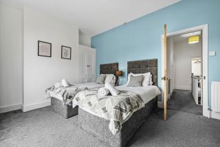 Luxury 3 Bedroom House, Save Big, Wi-Fi, Free Parking, Sleeps 5 - Dallington - 8